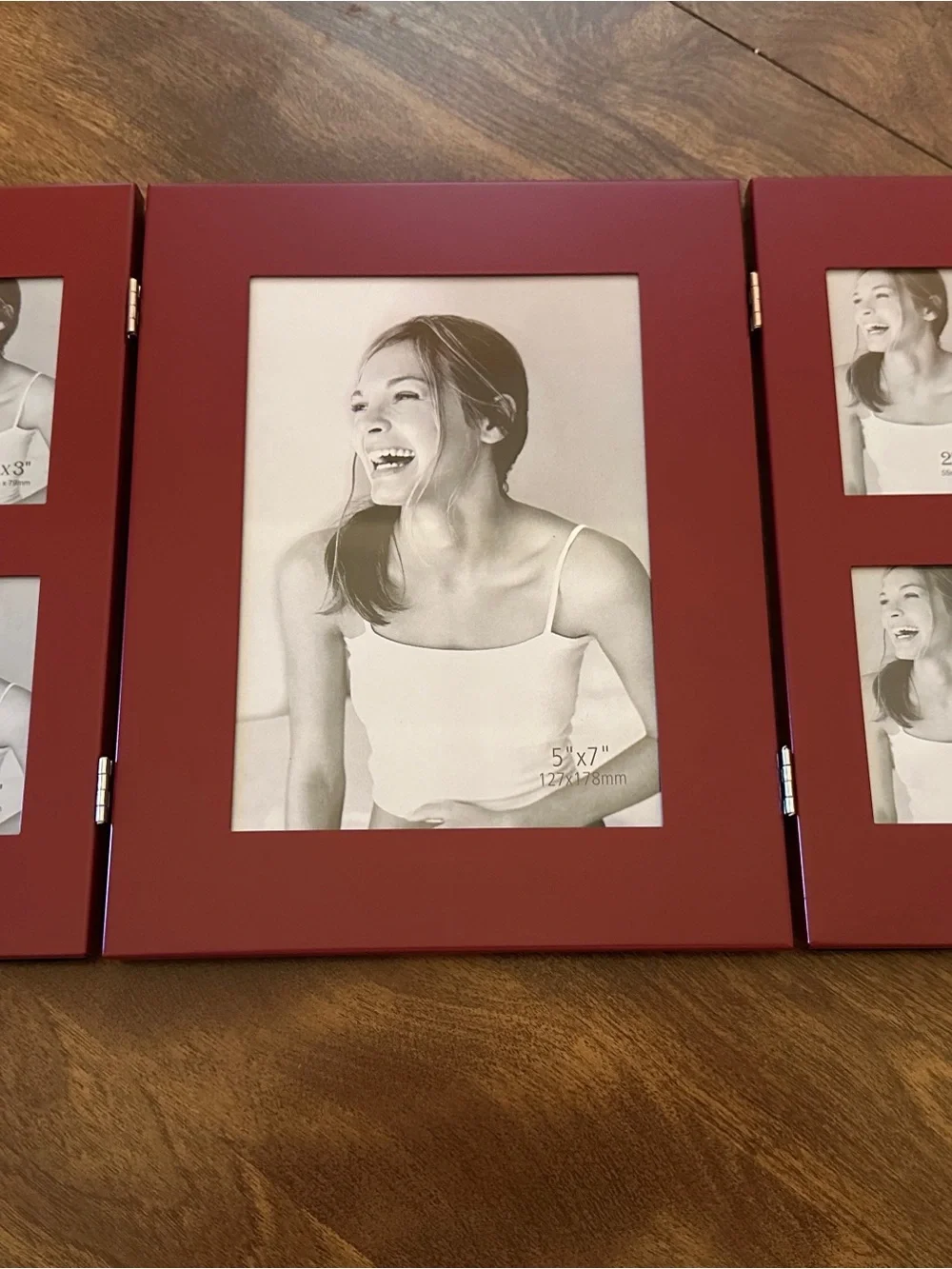 Red Triple-Panel Folding Photo Frame - 5 Photos in 1